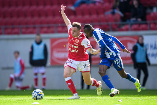 Kalmars Alexander Gersbach och IFK Göteborgs Malick Junior