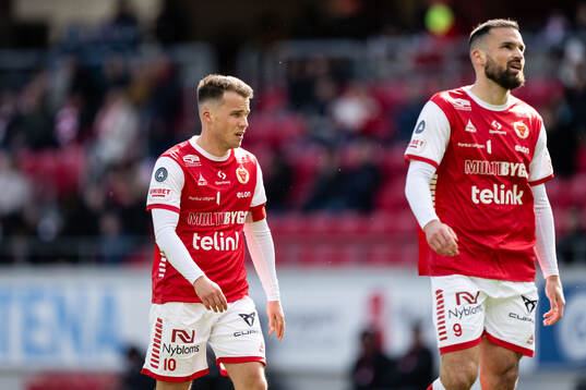 Kalmars Simon Skrabb och Dino Islamovic deppar