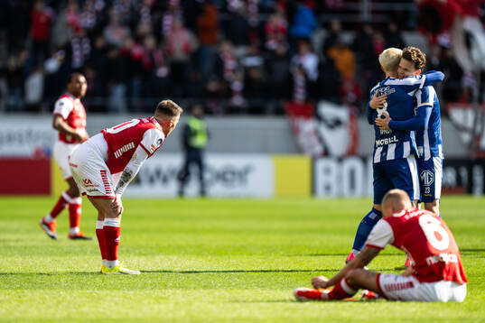Kalmars Simon Skrabb och Rasmus Sjöstedt deppar medan IFK