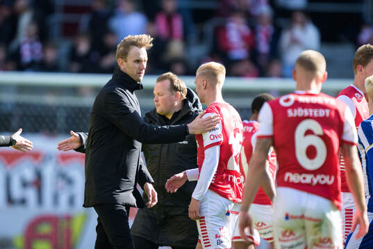 Kalmars tränare Henrik Jensen deppar