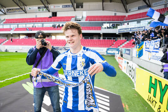 IFK Göteborgs Kolbeinn Thordarson med en halsduk