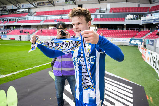 IFK Göteborgs Kolbeinn Thordarson med en halsduk