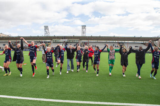 FC Rosengårds spelare jublar