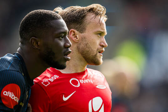 Djibril Thialaw Diop of Viking and Bård Finne of Brann