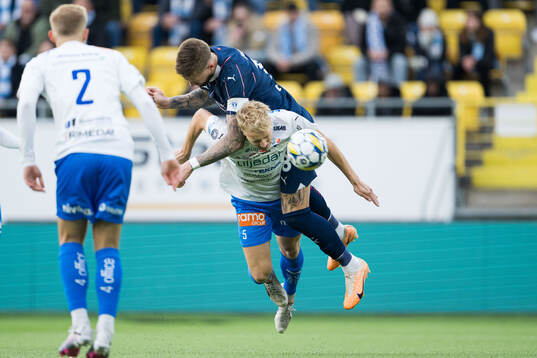 Malmö FFs Derek Cornelius och Värnamos Victor Larsson