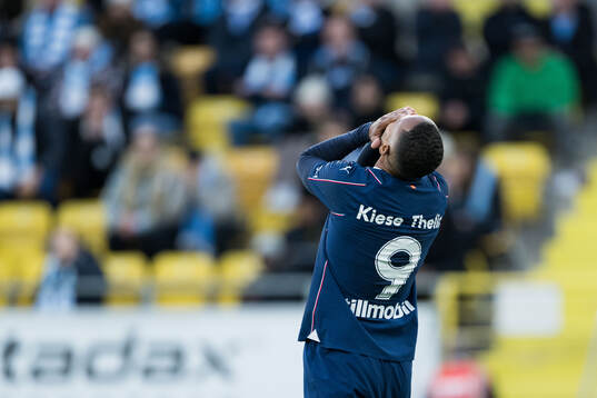 Malmö FFs Isaac Kiese Thelin deppar