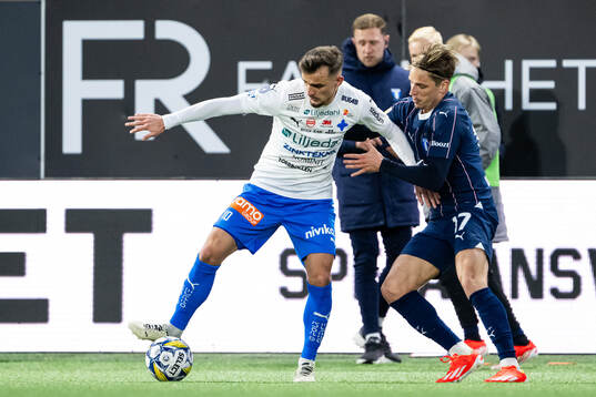 Värnamos Ajdin Zeljkovic och Malmö FFs Jens Stryger Larsen