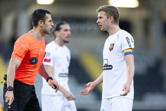 Domare Granit Maqedonci och Brommapojkarnas Ludvig Fritzson