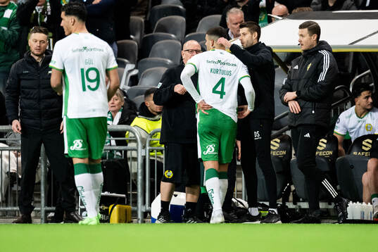 Hammarbys Edvin Kurtulus lämnar planen skadad