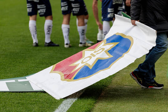 Örgrytes klubbmärke tas bort från plan innan