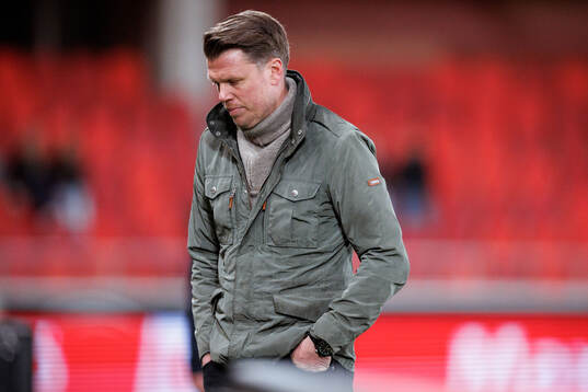 Örebros huvudtränare Christian Järdler deppar