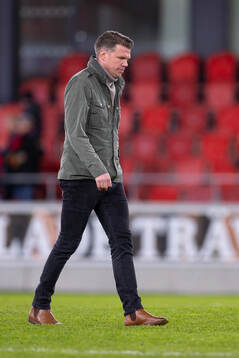 Örebros huvudtränare Christian Järdler deppar