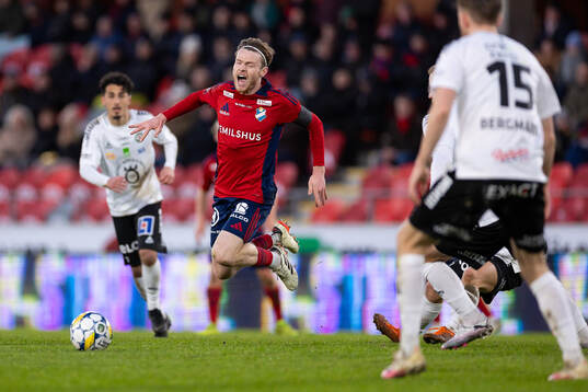 Östers Daniel Ljung faller