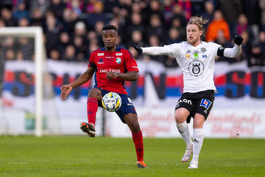 Östers Manasse Kusu och Örebros Kalle Holmberg