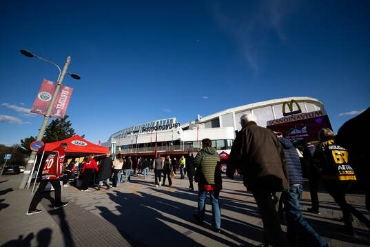 Scandinavium innan semifinal sex i SHL mellan Frölunda och