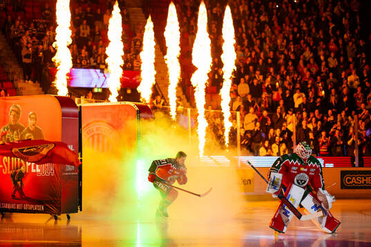Frölundas intro innan semifinal sex i SHL mellan Frölunda