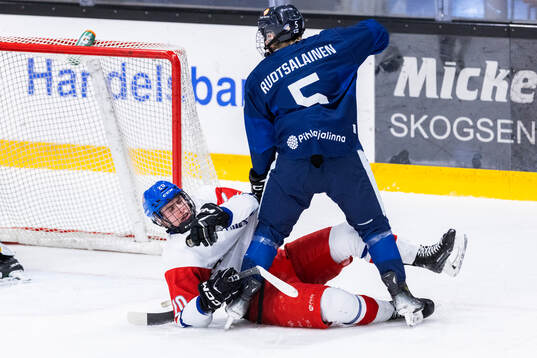 Dominik Pavlik of Czech republic and Veeti Ruotsalainen of