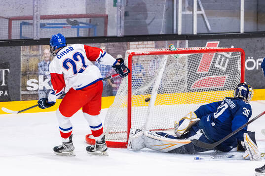 Vojtech Cihar of Czech republic scores 3-2