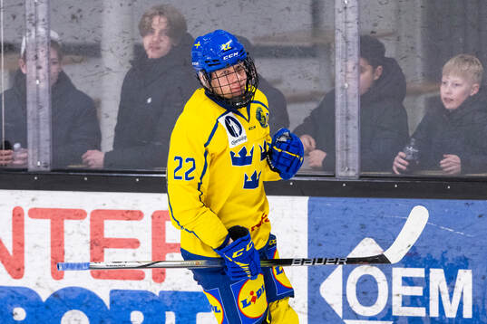 Milton Gästrin of Sweden celebrates