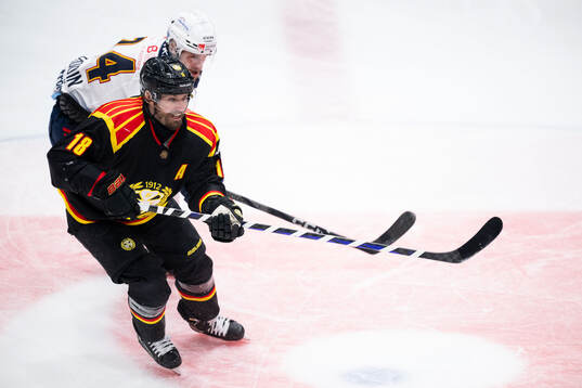under final 1 i Hockeyallsvenskan mellan Brynäs och
