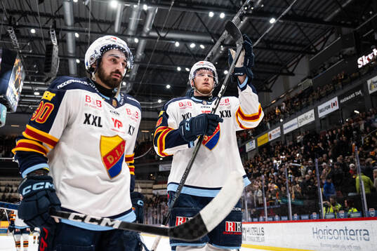 Djurgårdens Kevin Karlsson och Edvin Hammarlund deppar
