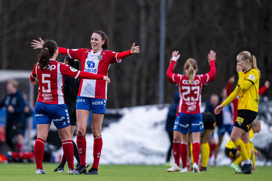 Trine Skjelstad Jensen of Lyn celebrates at the final