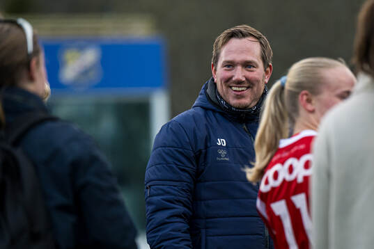 Joakim Dragsten, head coach of Lyn, celebrates