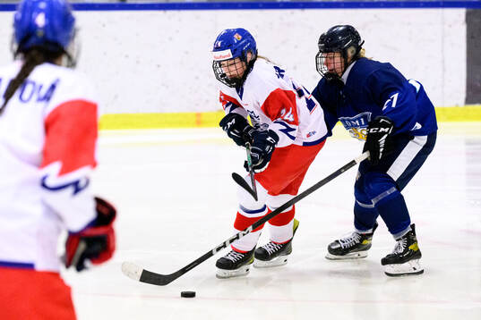 Klara Sramkova of Czech Republic and Eva Lamberg of Finland