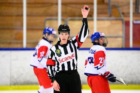 Referee Veronica Lovensnö
