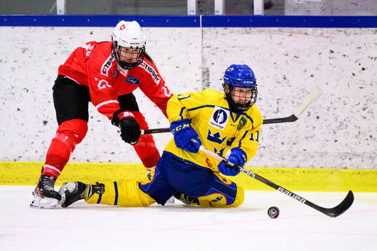 Tanja Leuenberger of Switzerland and Disa Carlsson of Sweden