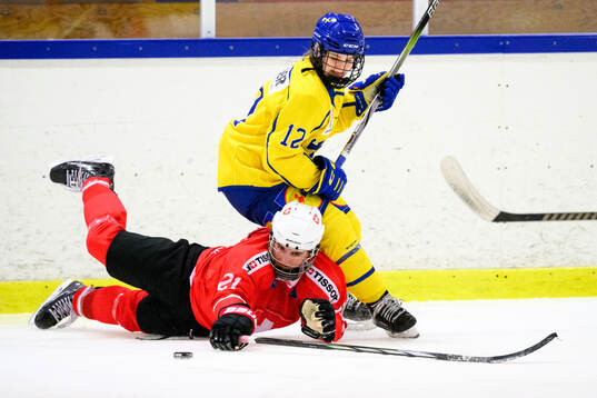 Sarina Messikommer of Switzerland and Tilde Sundnäs