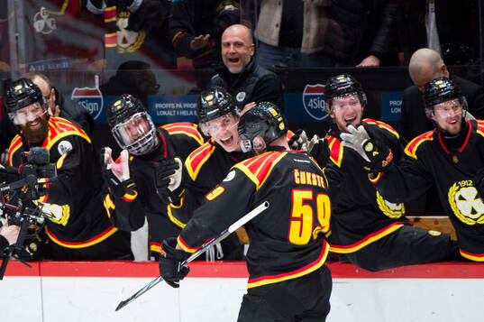 Brynäs Karlis Cukste jublar