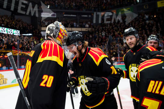 Brynäs Damian Clara och Oskar Kvist jublar