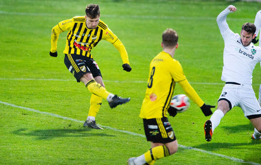 IFK Hässleholms Emil Vaughan i matchen i div. 2 mellan IFK