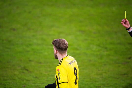 Varning, IFK Hässleholms Teddy Bergqvist i matchen i div.