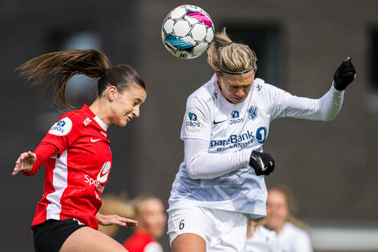 Samra Muhic of Arna-Bjørnar and Lena Soleng Hansen of