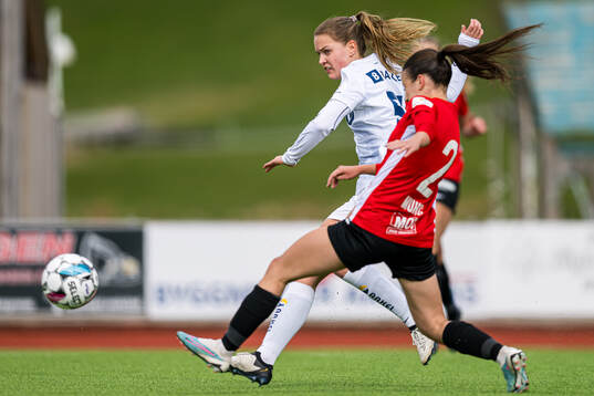 Iris Omarsdottir of Stabæk scores the 0-2 goal