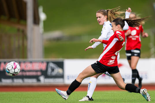Iris Omarsdottir of Stabæk scores the 0-2 goal