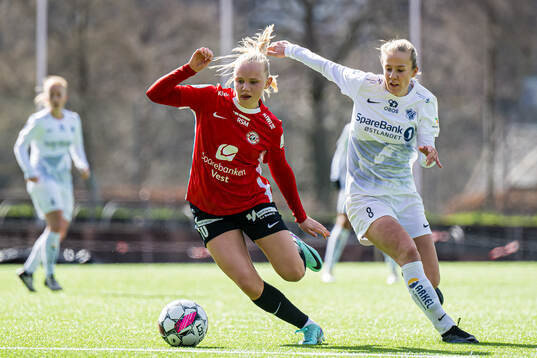 Linnéa Solvoll Laupstad of Arna-Bjørnar and Emilie
