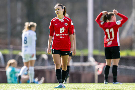 Samra Muhic of Arna-Bjørnar looks dejected