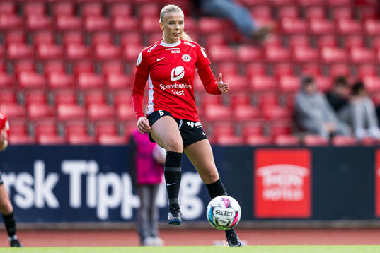 Helle Stenersen of Arna-Bjørnar