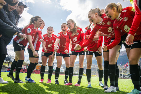 Stine Hovland, Marie Hella Andresen, Malin Book Dalsgård,