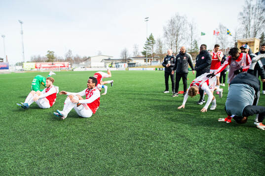 Sandvikens spelare jublar