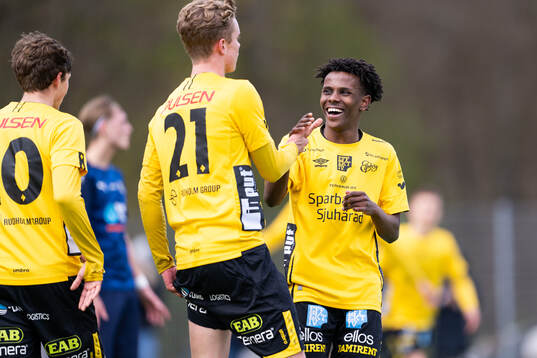 Elfsborgs Karl Ivarsson Persson jublar med Isak Edman