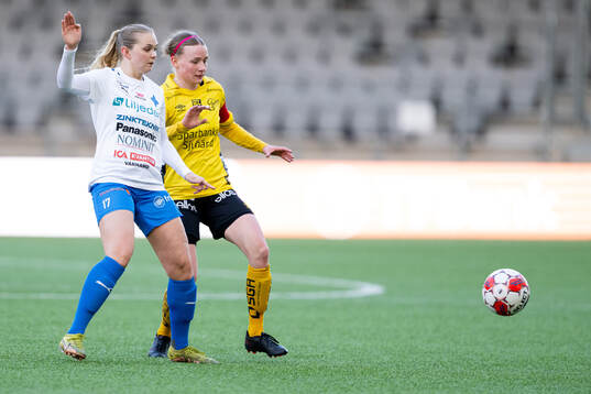 Värnamos Amanda Persson och Elfsborgs Leann Nyström