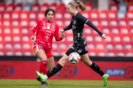 KIF Örebros Ashley Michelle Barron och Växjö DFFs Elin