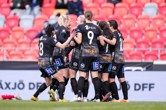 Växjö spelare jublar