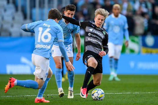 Malmö FFs Oliver Berg och Lasse Berg Johnsen mot