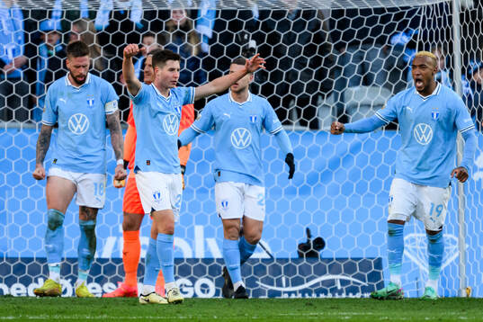Malmö FFs Lasse Berg Johnsen jublar