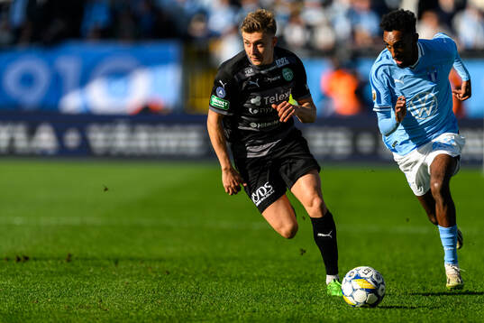 Västerås Simon Gefvert och Malmö FFs Taha Ali